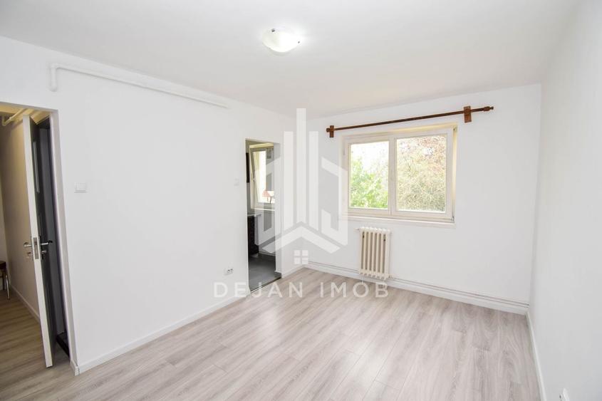 Apartament cu 2 camere semidecomandat în Simeria