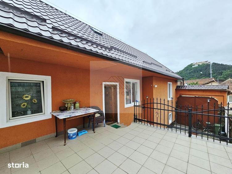 Casă cu 4 camere cu Teren 141 Mp în Central