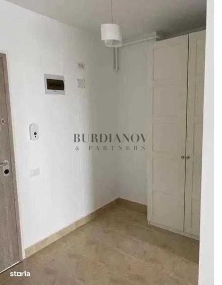 Garsonieră în Titan