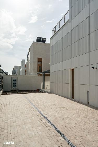 Casă cu 6 camere cu Teren 425 Mp în Nord
