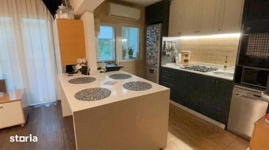 Apartament cu 3 camere, mobilat în Tei