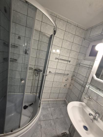 Apartament cu 2 camere decomandat în 1 Mai