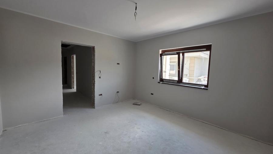 Duplex cu 5 camere cu Canalizare în Dumbrăvița