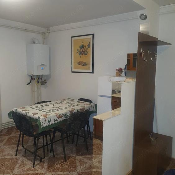 Apartament cu 2 camere semidecomandat în Girocului