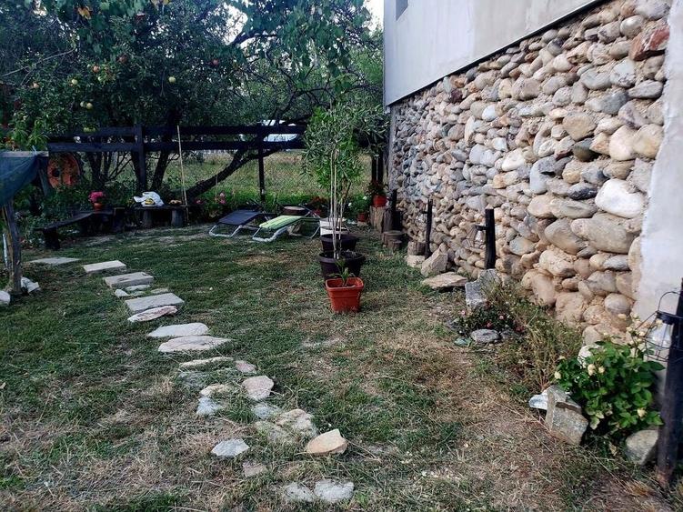 Apartament cu 3 camere decomandat în Bălănești
