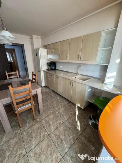 Apartament cu 3 camere decomandat în Central