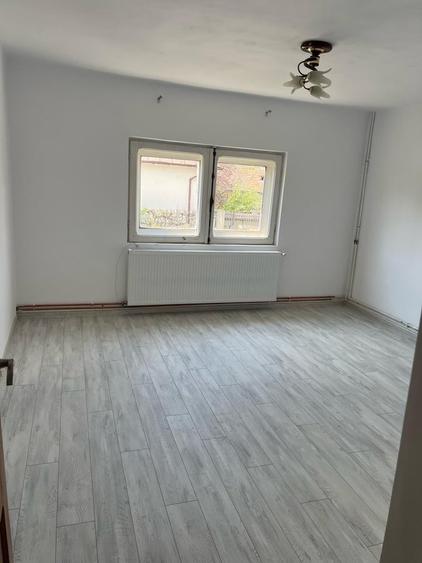 Casă cu Teren 300 Mp în Central
