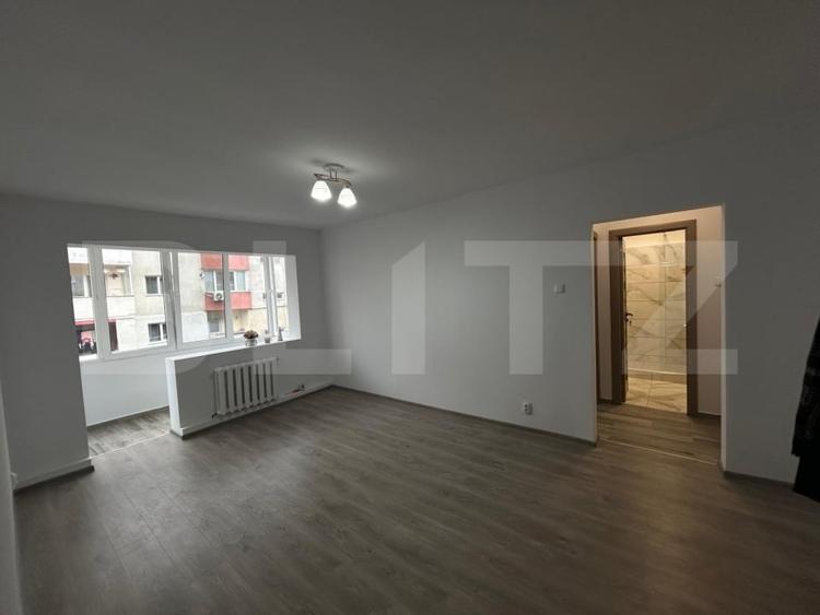 Apartament cu 2 camere semidecomandat în Central — fotografia 1
