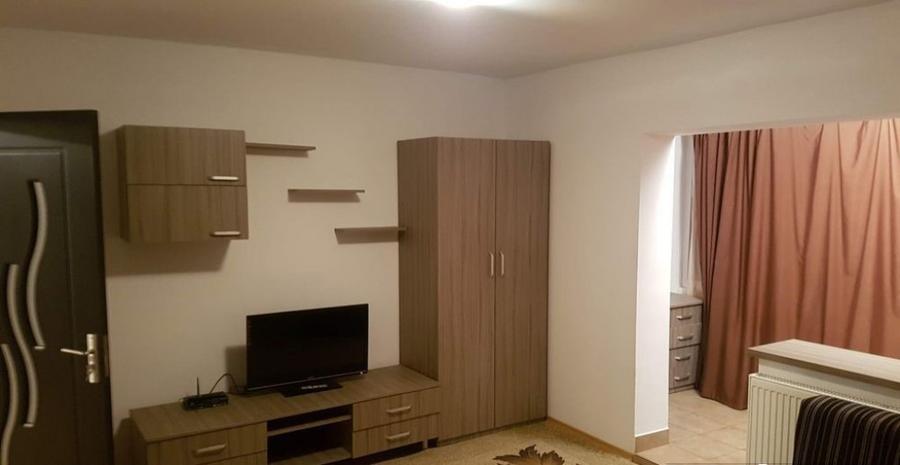 Garsoniera zona Bulevardul Constructorilor - 1
