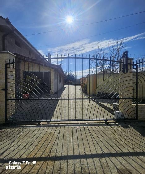 Casă cu 4 camere cu Teren 700 Mp în Cihei