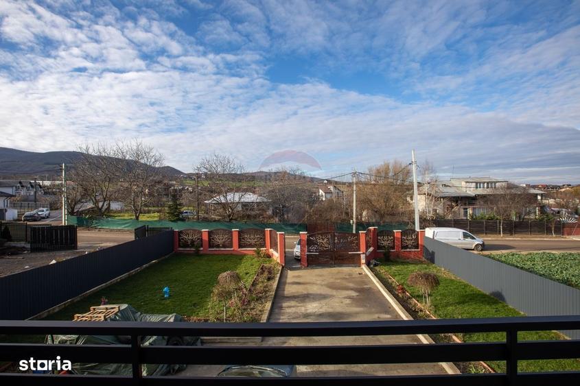 Casă cu 4 camere cu Teren 1000 Mp în Sărata