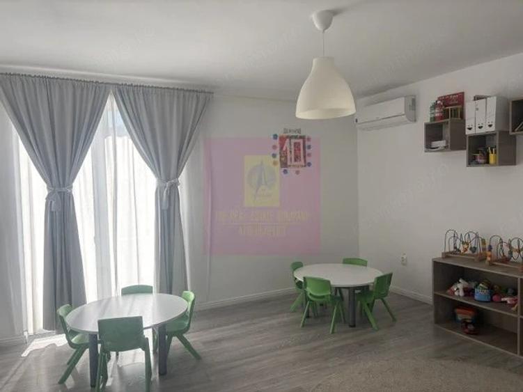 Casă cu 10 camere cu Teren 446 Mp în Drumul Sării
