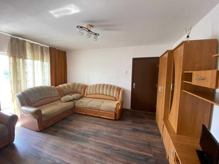 Apartament cu 2 camere semidecomandat în Gară