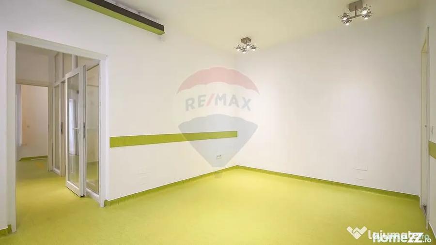 Spațiu comercial, de 66 mp, în Central