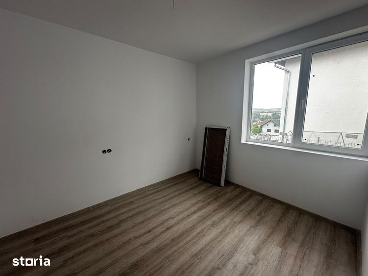 Casă cu 5 camere cu Teren 250 Mp în Central