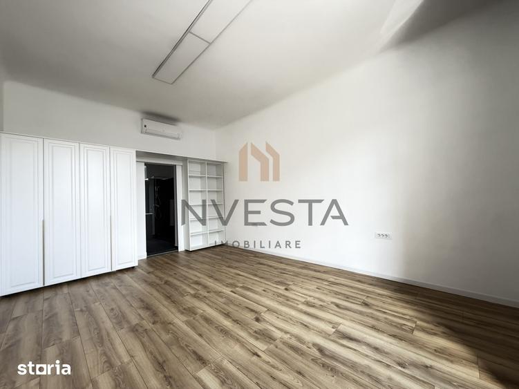 Apartament cu 4 camere semidecomandat în Central