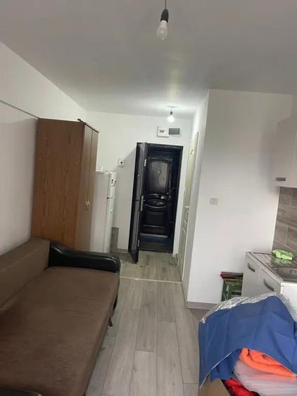 Garsonieră decomandată în Central