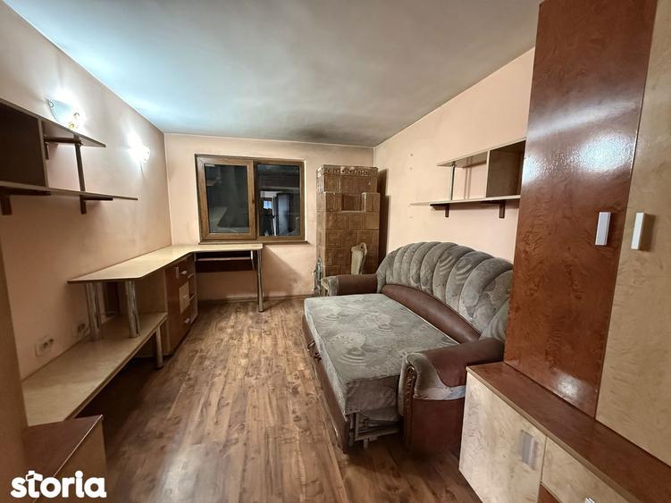 Casă cu 4 camere decomandat cu Teren 512 Mp în Chercea