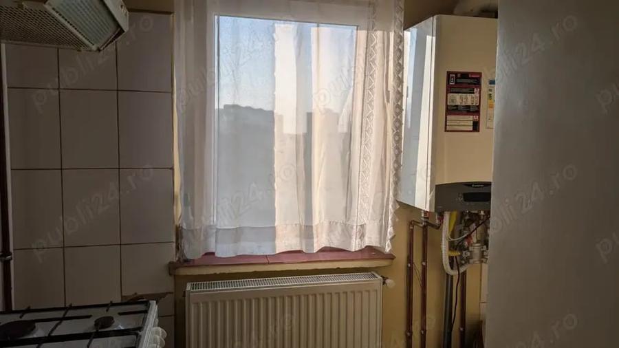 Garsonieră decomandată în Craiovița Nouă
