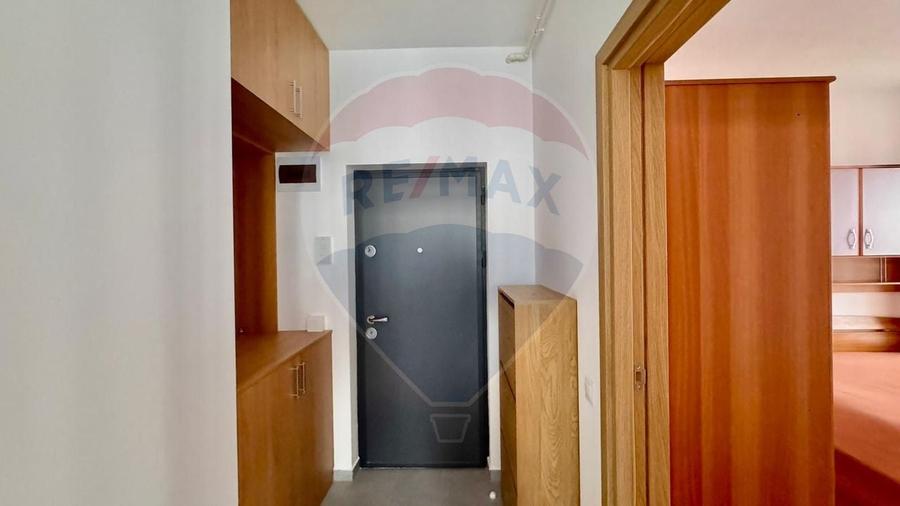 Apartament cu 2 camere semidecomandat, mobilat în Florești