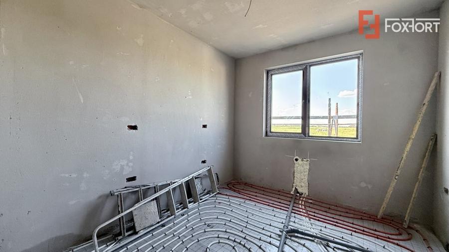 Duplex cu 4 camere cu Canalizare în Moșnița Veche