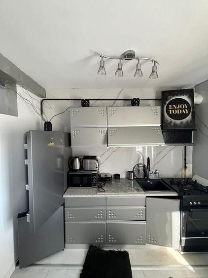 Apartament cu 3 camere decomandat în Tătărași