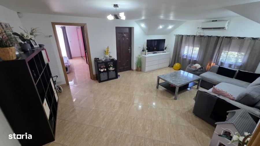 Casă cu 4 camere în Central