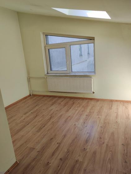 Casă individuală cu 5 camere cu Canalizare în Abator