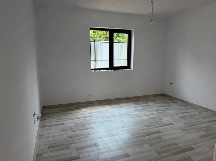Casă cu 2 camere cu Teren 339 Mp în Central