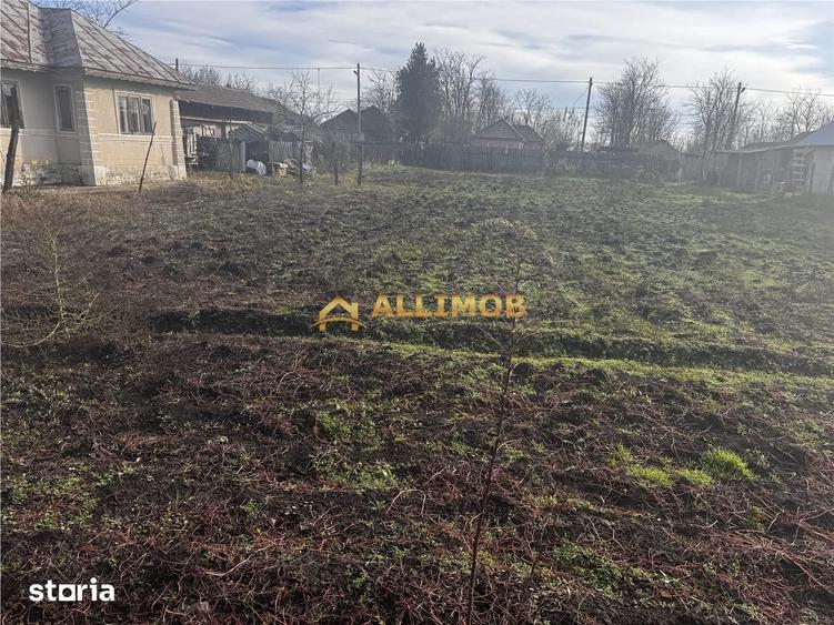 Casă cu 4 camere cu Teren 1550 Mp în Fulga