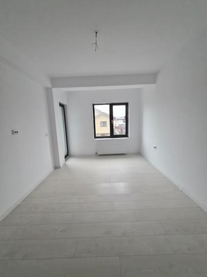 Duplex cu 5 camere cu Canalizare în Haliu