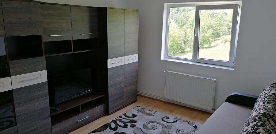 Garsonieră decomandată în Tudor
