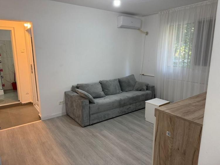 Apartament cu 2 camere semidecomandat în Giurgiului