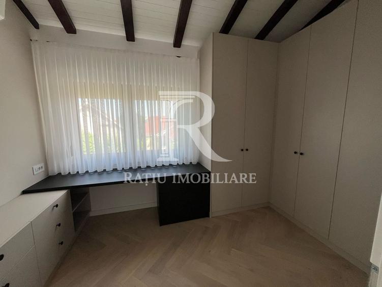 Casă individuală cu 6 camere cu Canalizare în Iosia