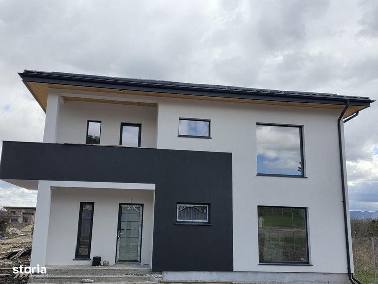 Casă cu 4 camere cu Teren 600 Mp în Sânpetru