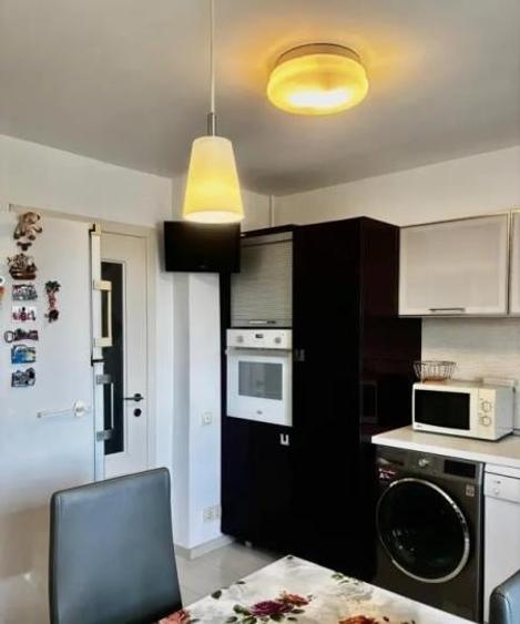 Apartament cu 4 camere decomandat, mobilat în 13 Septembrie