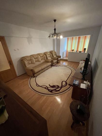 Apartament cu 2 camere decomandat în Vărsătura
