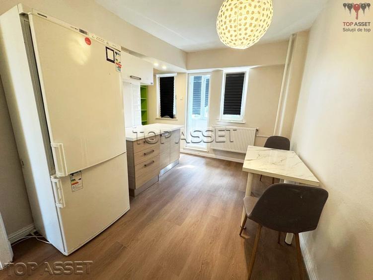 Apartament cu 3 camere decomandat în Muncii