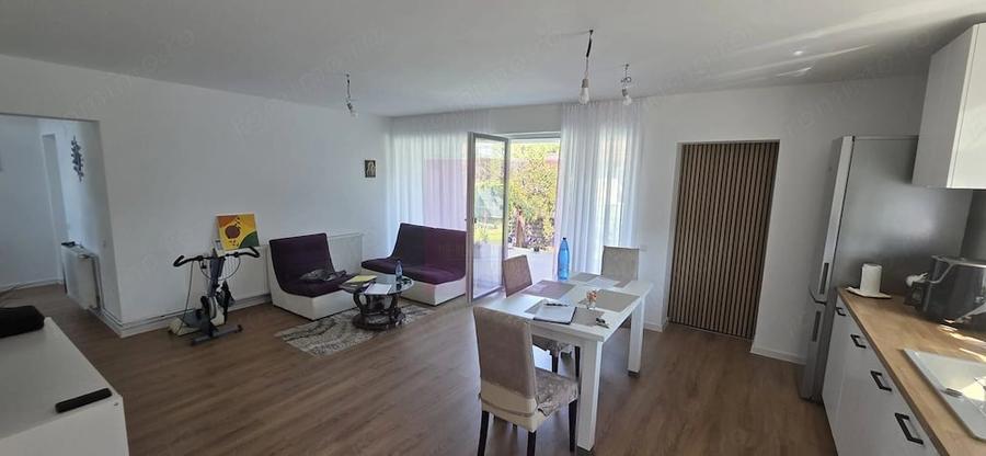 Casă cu 4 camere cu Teren 497 Mp în Central