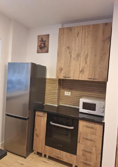 Apartament cu 2 camere semidecomandat, mobilat în Central