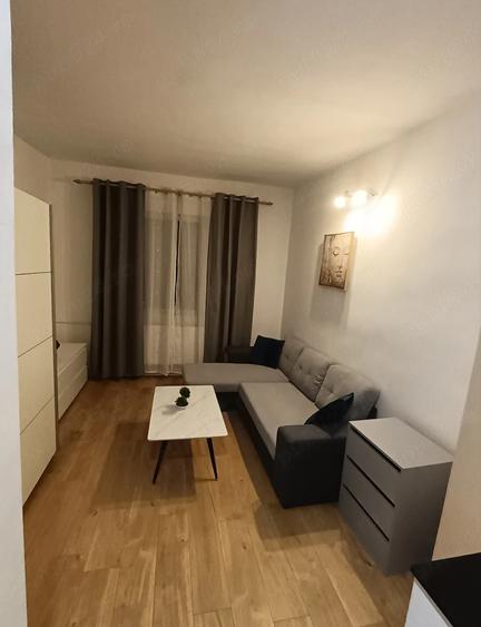 Garsonieră decomandată în Central