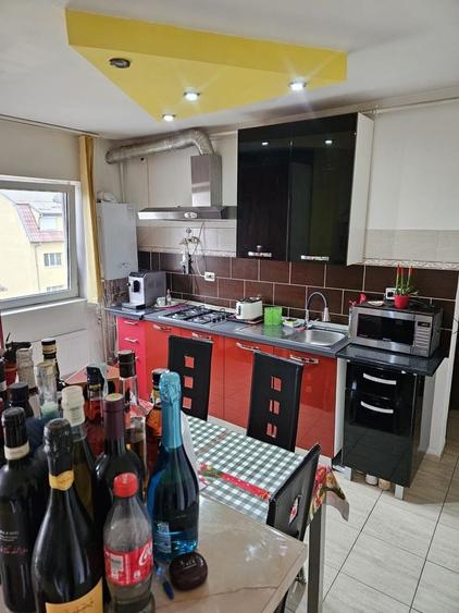 Apartament cu 3 camere decomandat în Exterior Vest