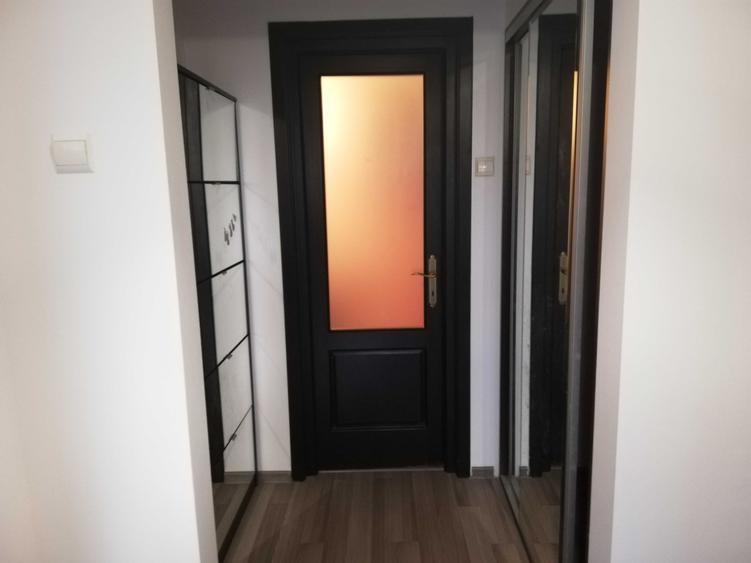 Apartament cu 3 camere decomandat în Independenței