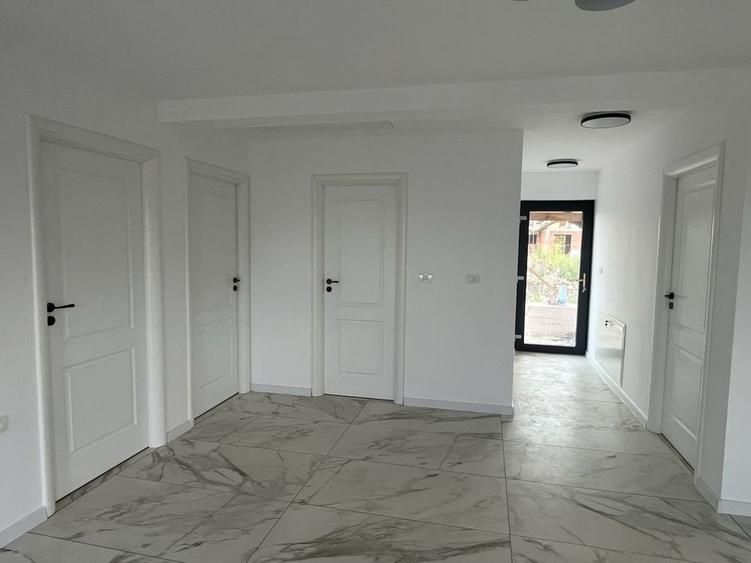 Casă cu 4 camere în Sânmihaiu German