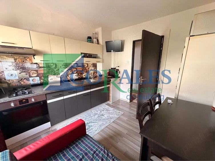 Apartament cu 2 camere semidecomandat, mobilat în Soarelui