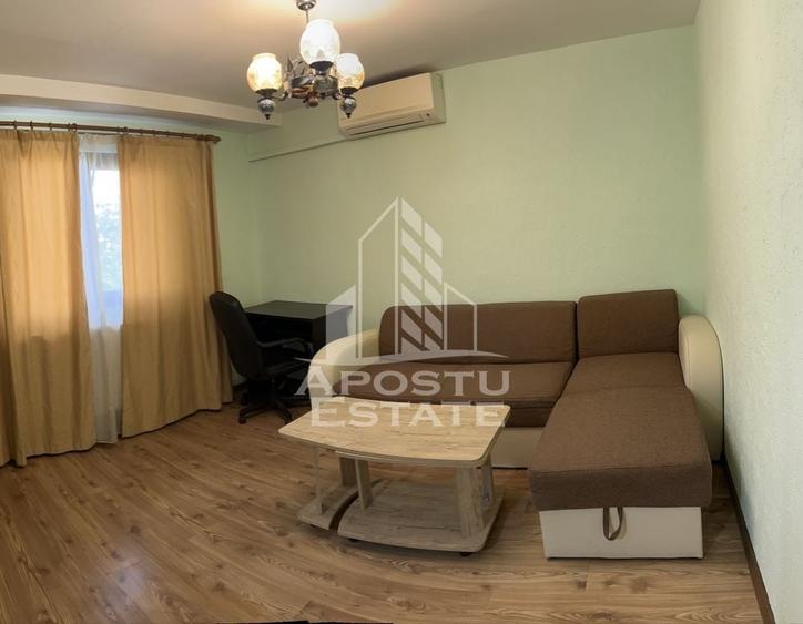 Apartament cu 2 camere decomandat în Lipovei