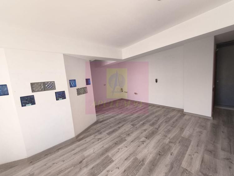 Apartament cu 2 camere decomandat, mobilat în P-ța Alba Iulia