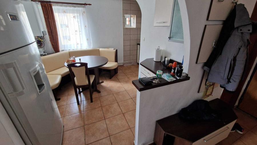 Apartament cu 2 camere decomandat în Astra