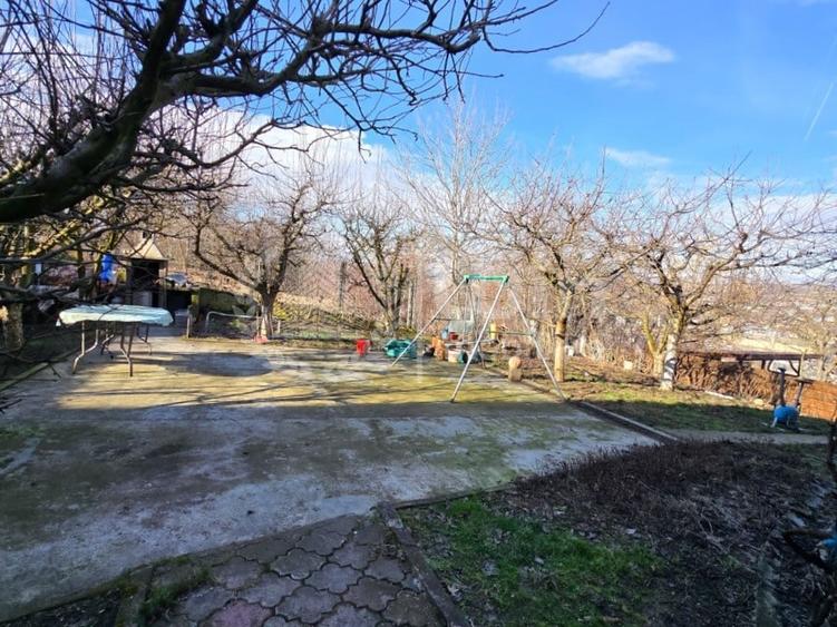 Casă individuală cu 7 camere cu Canalizare în Gruia