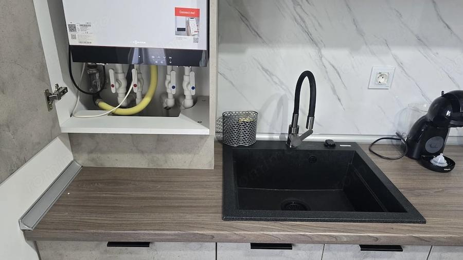 Apartament cu 2 camere semidecomandat în Zamfirescu